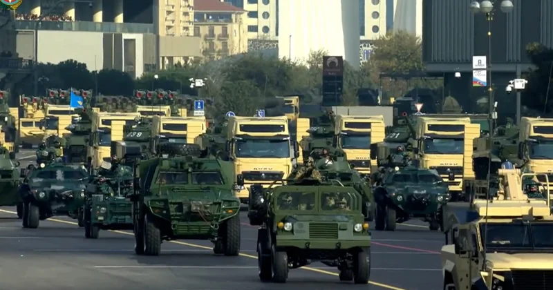 Бронированные Vaşaq на военном параде в честь Победы