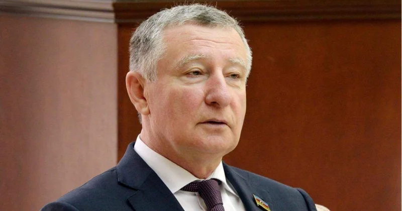 Üçrəngli Bayrağımız dövlətçiliyimizin simvoludur