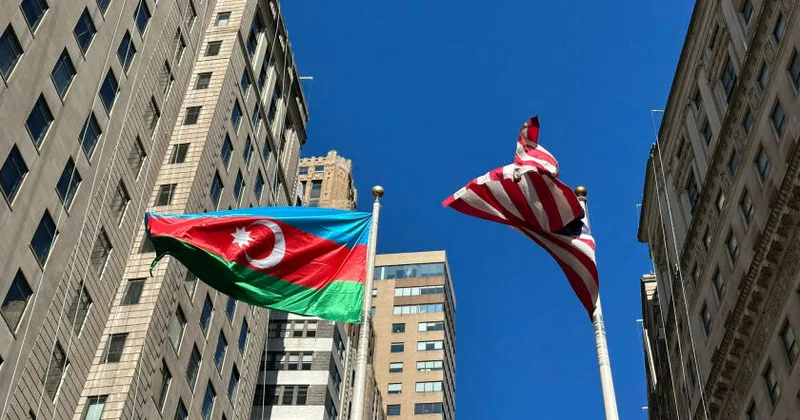 Bayrağımız Nyu Yorkun məşhur parkında dalğalanır FOTO