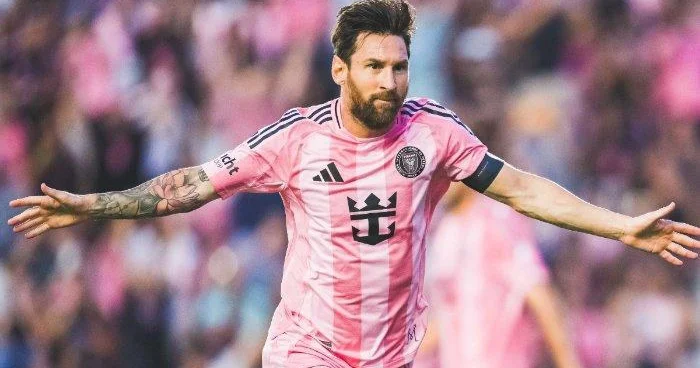 Lionel Messi bunu edən ilk futbolçu oldu