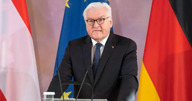 Штайнмайер: Демократия в ФРГ находится под угрозой