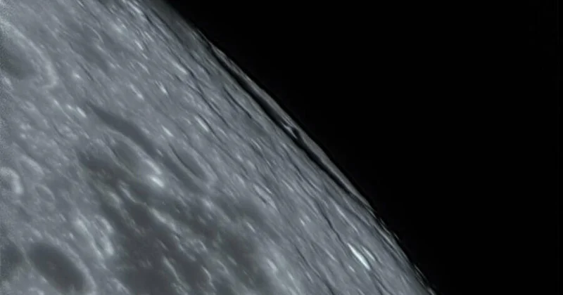 Появилось фото древнего кратера на Луне размером с Черногорию