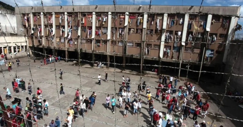 Ekvadorda həbsxana qiyamı: Ölənlər var