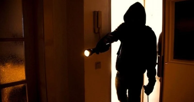 Deputatın evinə silahlı BASQIN Bahalı saatlar və seyf oğurlandı