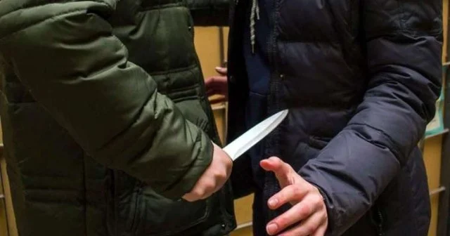 Dostu 16 yaşlı oğlanı bıçaqladı