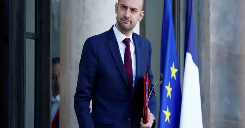 Fransa XİN rəhbəri ABŞ ın Karib dənizindəki gəmilərə zərbələrini tənqid edib