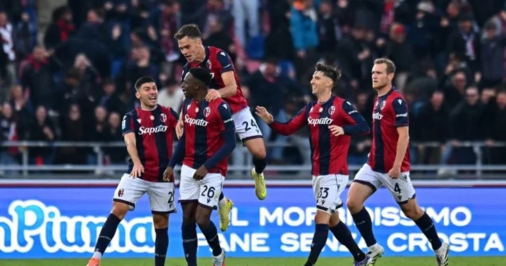 Наполи проиграл Болонье и потерял первую строчку в Серии А