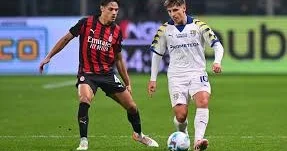 Milan səfərdə heç heçə etdi VİDEO