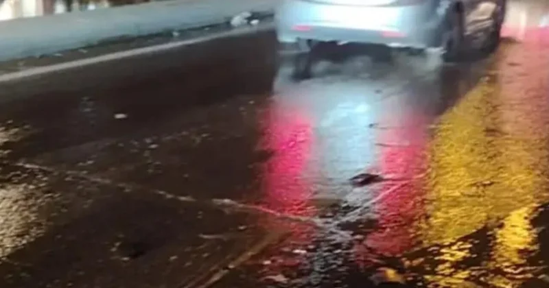 Bakıda kanalizasiya xəttində qəza Çirkab su yola axır VİDEO FOTO