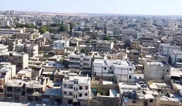 Menbiçdə Azərbaycan bayrağı, Qarabağ yazısı Foto