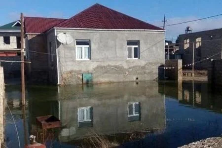 Masazırda küçələri su basdı: Sakinlər təxliyə edilir KONKRET