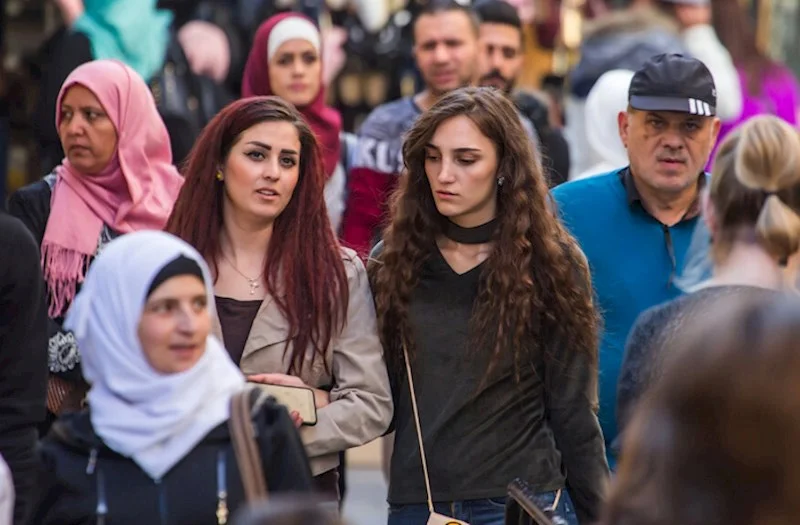 Suriyanın yeni hakimiyyəti qadınların geyimini məhdudlaşdırmaq niyyətində deyil