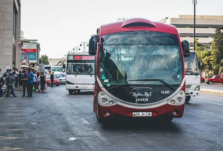 Avtobusdan istifadə edənlərin NƏZƏRİNƏ KONKRET