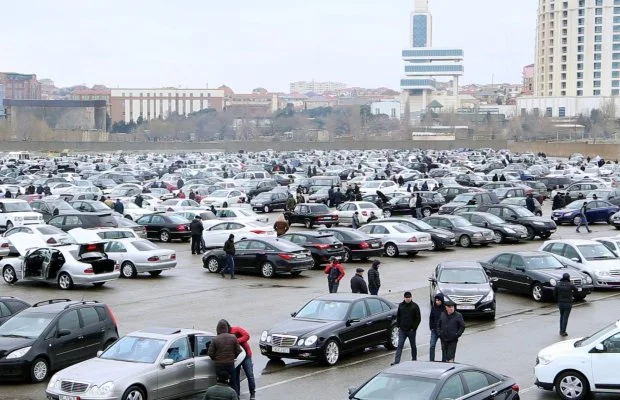 “Rus maşınları” ilə bağlı nə baş verir: “Heç kimin maşını məcburi əlindən alınmır”