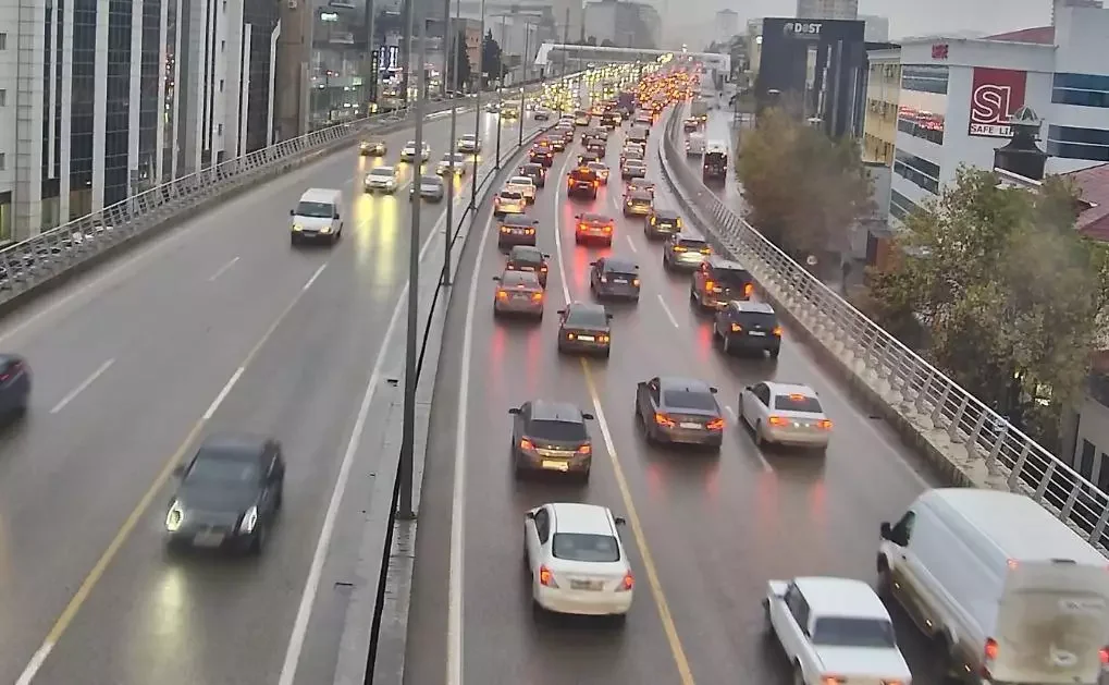 Bakıda hazırda sıxlıq müşahidə olunan yollar açıqlanıb