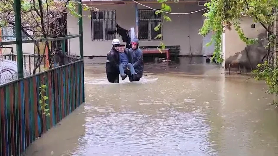 Masazırda evləri su basdı: 25 nəfər təxliyə olundu YENİLƏNİB