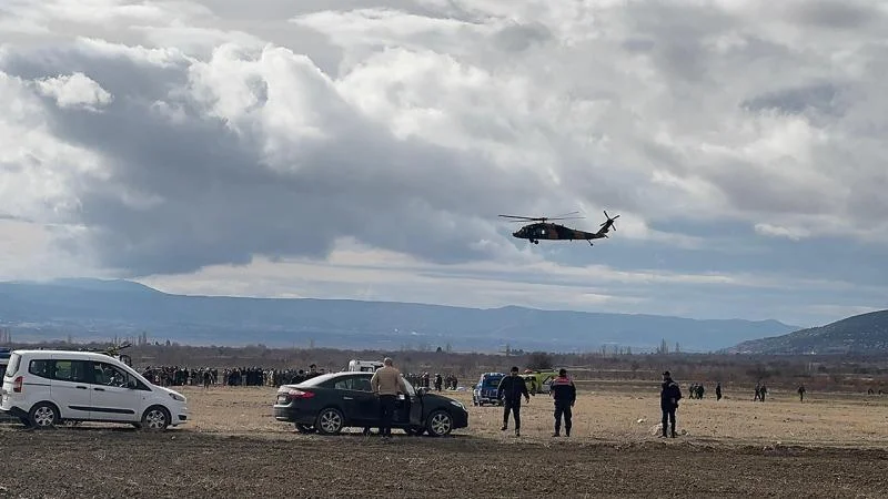 Türkiyədə hərbi helikopter qəzaya uğrayıb Hərbçilər həlak olub, biri generaldır (Yenilənib)