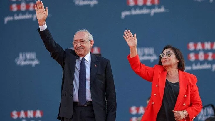 Kamal Kılıçdaroğlu və həyat yoldaşı avtomobil qəzasına düşdü