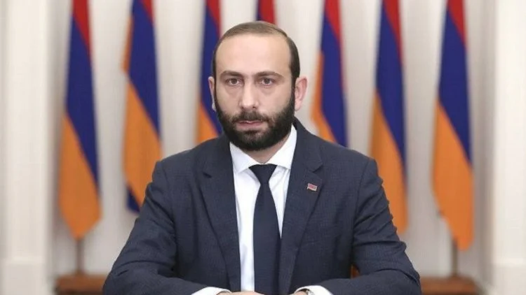 Rusiya İrəvandan Ukraynaya qarşı döyüşməyi təklif edib? Mirzoyan açıqladı