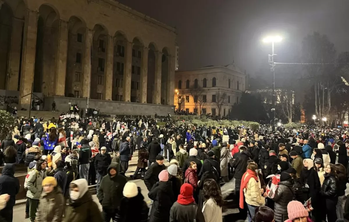 В Тбилиси вновь начался антиправительственный митинг