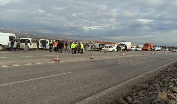 SON DƏQİQƏ! Azərbaycanda dövlət işçiləri ağır qəzaya düşdü Yaralılar var