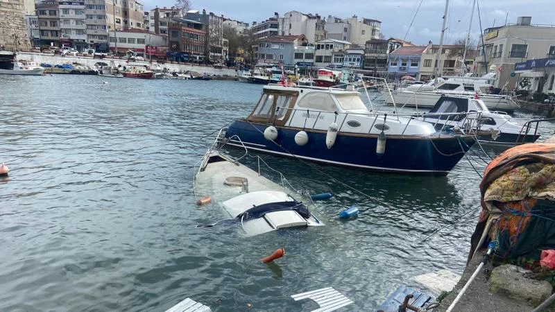 Türkiyədə güclü yağış: 8 metrlik qayıq batdı Azərbaycanda özəl xəbərlər, araşdırmalar, təhlillər və müsahibələrin tək ünvanı