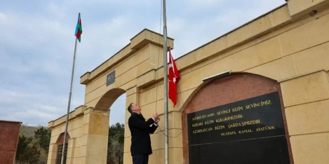 Azərbaycandakı Türk Şəhidliklərinin bayraqları dəyişdirildi