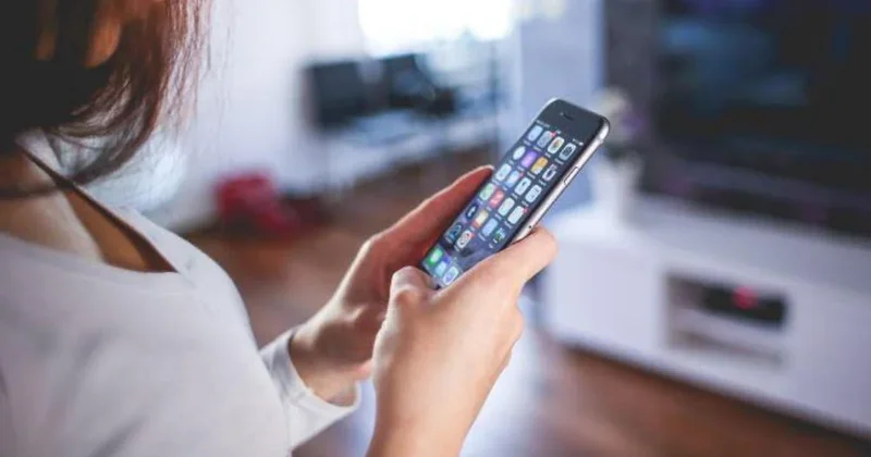 Ölkəyə 1 dən artıq telefon gətirənlər 100 manat ödəyəcək