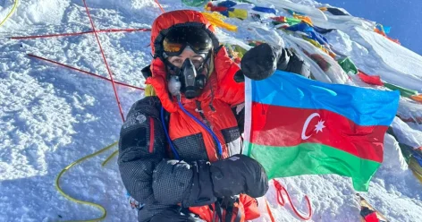 Azərbaycanlı alpinist Everest və Lhotse sertifikatlarının təqdimatını edib