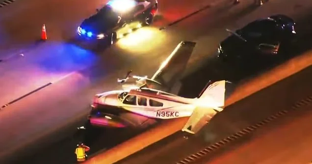 Florida ştatında yüngül təyyarə avtomobillə toqquşdu möcüzəvi xilas