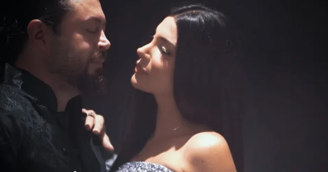 Qurd bloger həyat yoldaşı Leylanı klipinə çəkdi