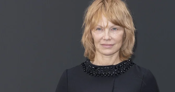 Pamela Anderson soyadından imtina edir