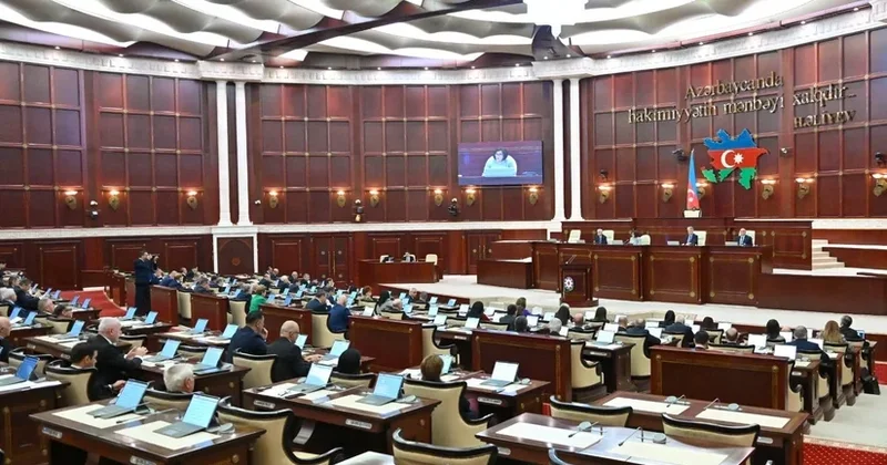 Parlamentin plenar iclası başlayıb, gələn ilin büdcəsi qəbul ediləcək