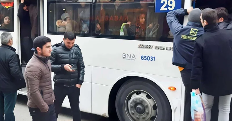 29 nömrəli marşrutda TƏHLÜKƏLİ ANLAR: Sərnişinlər qorxuya düşdü VIDEO