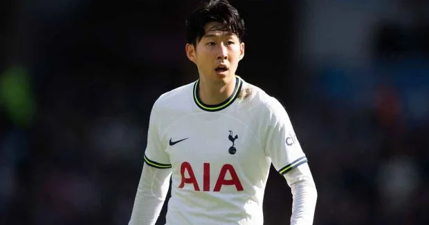 Məşhur futbolçunu şantaj edən qadın həbs edildi Təfərrüat