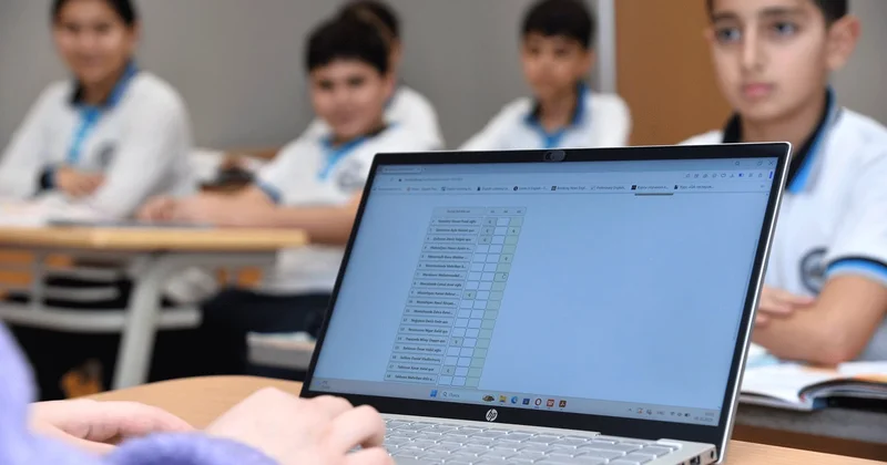 Paytaxt məktəblərində elektron jurnallar tətbiq olunur