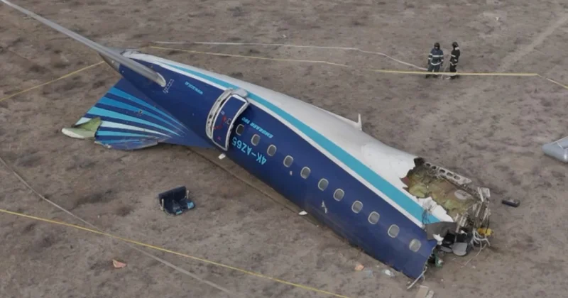 Казахстан ждет отчет о самолете AZAL