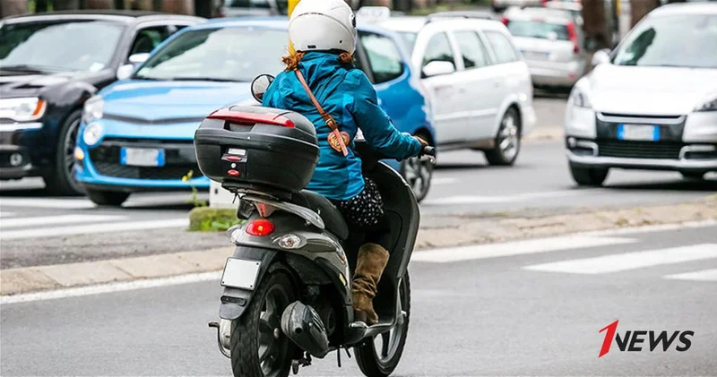 Управление мопедом разрешат только с водительскими правами
