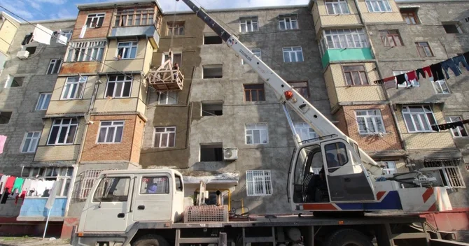 Bu şəhərdə yaşayış binaları TƏMİR OLUNACAQ