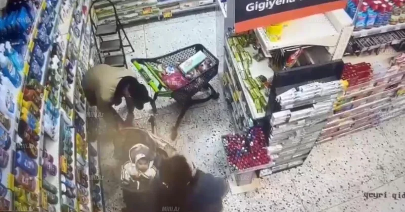 Bakıda ailədən qeyri adi oğurluq Aldıqları ətləri uşaq arabasına yığıb apardılar VİDEO