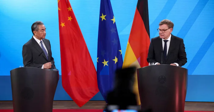 Van Yi: Yaponiyanın hərəkətləri yolverilməzdir