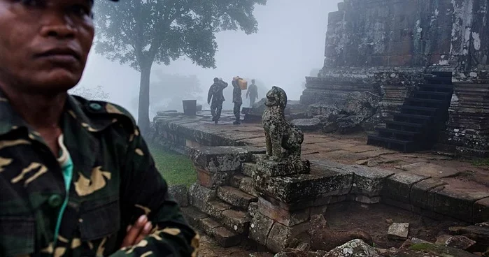 Исторический храм XI века в Камбодже поврежден после обстрела таиландскими военными