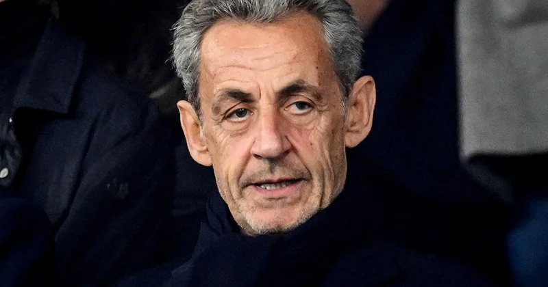 Сосед пел песни из Короля Льва : экс президент пожаловался на ад в тюрьме