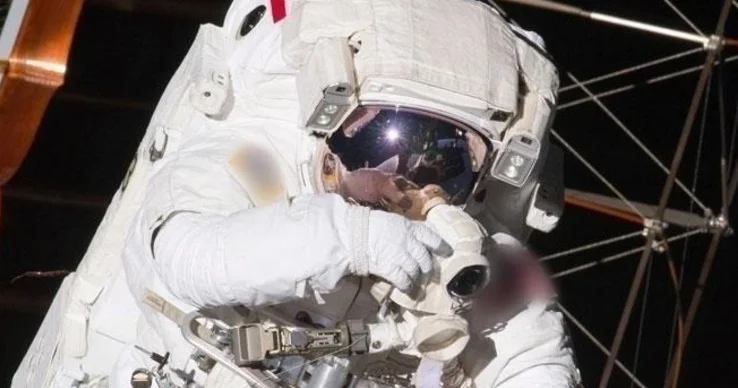 Çinin taykonavtları stansiyadan açıq kosmosa 8 saatlıq çıxış həyata keçiriblər