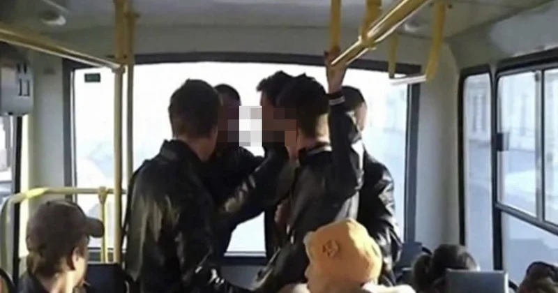 Toydan qayıdan qonşular avtobusda dalaşdı Deyib gülmək üstə