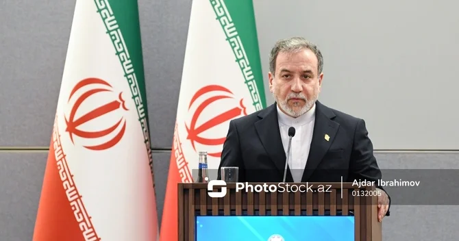 Abbas Əraqçı BDU da tələbələr və müəllim heyəti ilə görüşüb