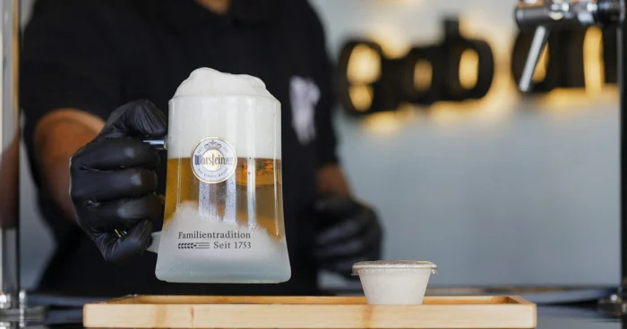 Ər Riyad spirtli içki qadağasını yumşaldıb