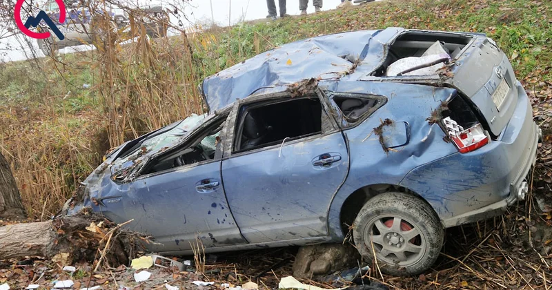 Zərdabda “Prius” aşdı, ölən və yaralanan var Fotolar