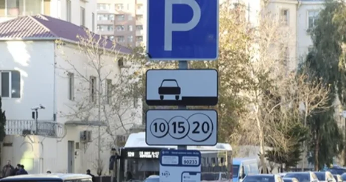 İçərişəhər stansiyasının qarşısındakı parklanma yeri buna görə bağlanıbmış RƏSMİ