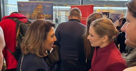 Polşanın birinci xanımı Azərbaycan stendini ziyarət edib FOTOLAR